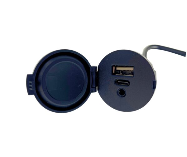 Suzuki USB Port and Cable