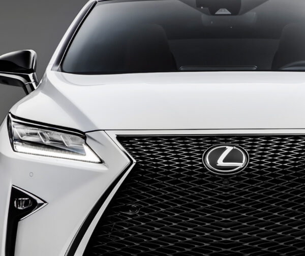 Lexus (Scrolling) Wireless Lumina Connect Apple CarPlay/Android Auto Integration