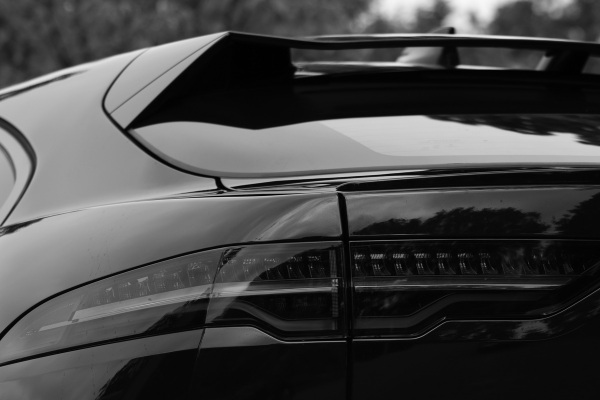 jaguar ipace long range 600 x 400 px)